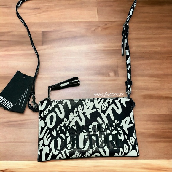 Versace Jeans Couture Flat Crossbody in Graffiti Black/White BRAND NEW W/TAGS - Picture 4 of 5